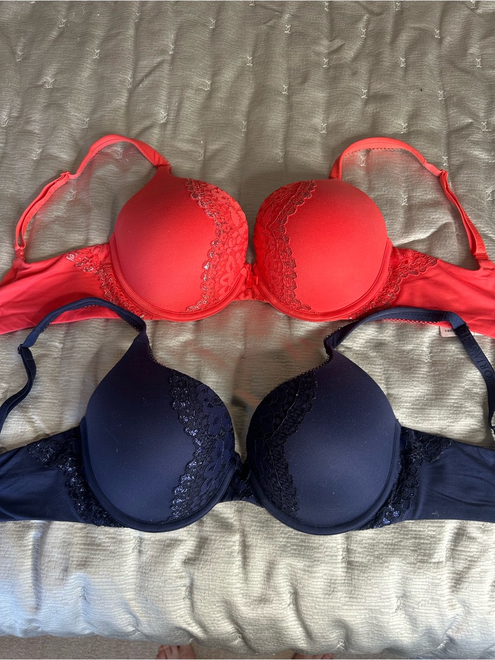 Victoria's Secret Coral and Navy Lace Push-Up Bras (Lot of 2)